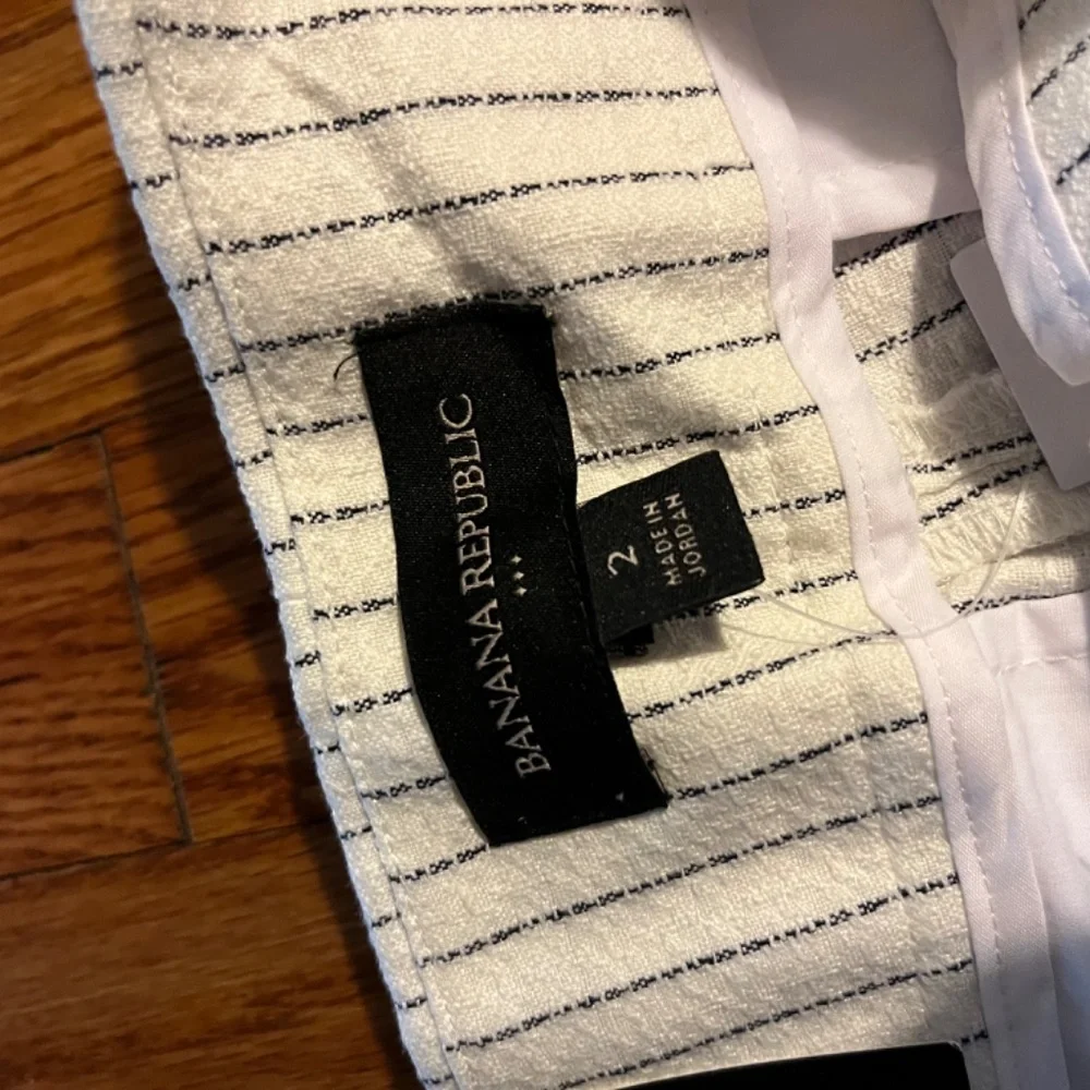 Shorts - Picture 3 of 5